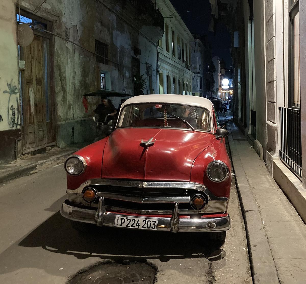 Havana classic car street